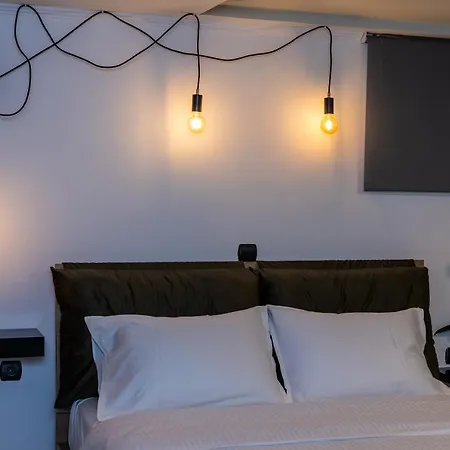 Black Apartamento
